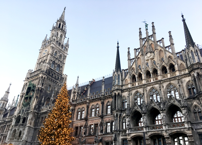 The New Town Hall, on Marienplatz. The epitome of fantastical ye olde worlde European architecture for this Aussie