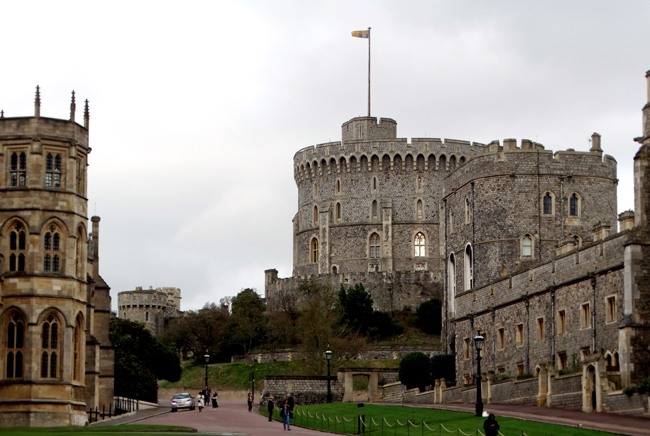 Flag's up...think that means one is looking down on us plebs