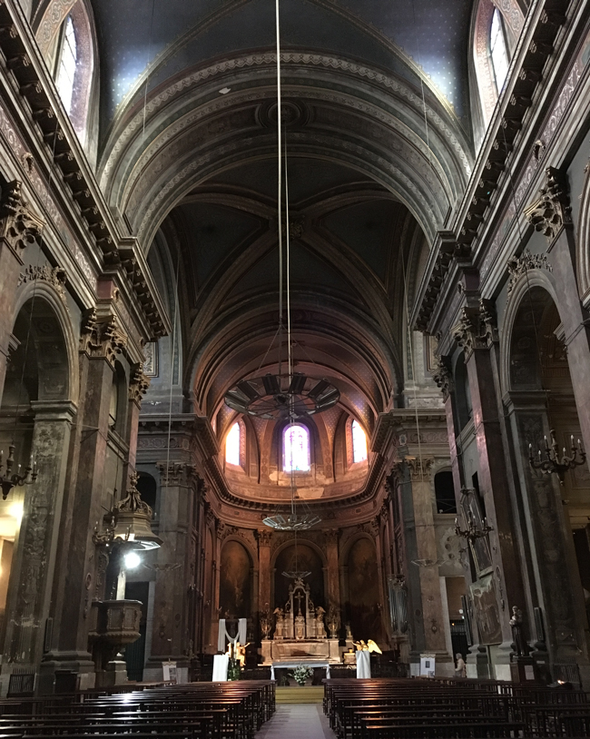 Moody nave of Notre-Dame de la Daurade.